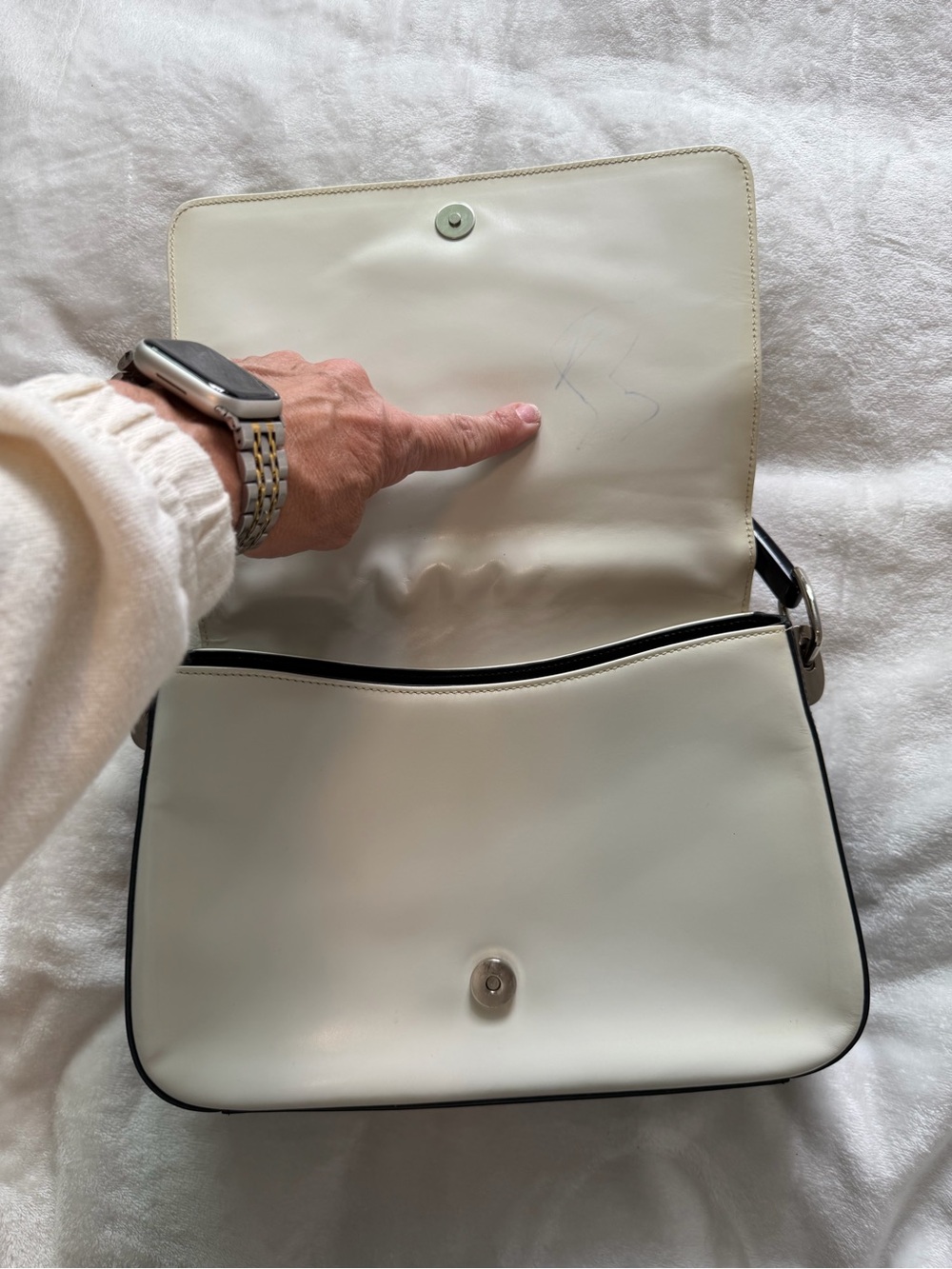 Vintage Escada Kelly leather White Shoulder Bag with Black Handle - Picture 6 of 11